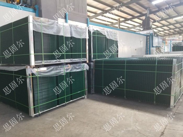 1556265516114001578.jpg 網(wǎng)片護(hù)欄(6).jpg